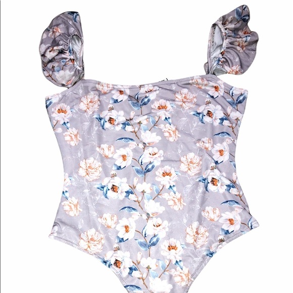 Egreis xsmall swimsuit - Picture 3 of 11